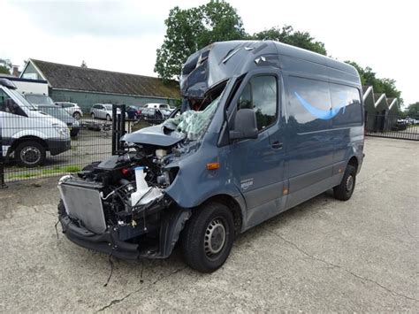 Mercedes Sprinter 3 5t 315 CDI 2 0 D FWD Schrottauto 2022 Grau