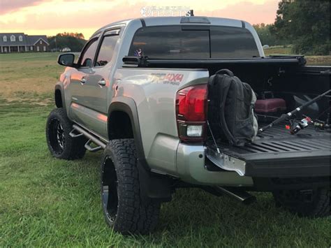 2018 Toyota Tacoma With 20x12 44 Hostile Sprocket And 33125r20 Toyo Tires Open Country At