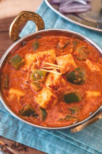 Kadai Paneer Recipe (Restaurant Style) - Spice Up The Curry