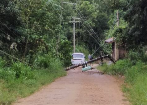 Poste Cai E Deixa Moradores Sem Energia Nas Tr S Barras Circuito De