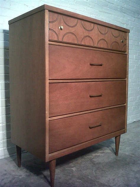 Bassett Mid Century Danish Modern 4 Drawer Tall Dresser