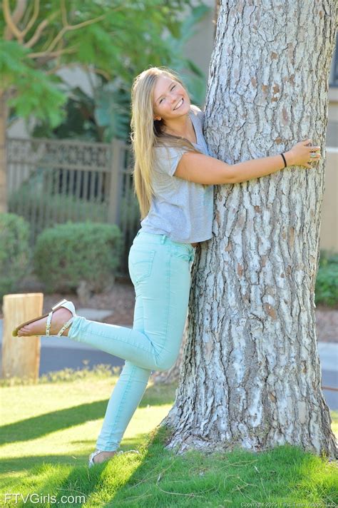 Babe Melissa M Bead Stuffing Her Deliciously Wet Pussy After Teasing In Public CoedCherry