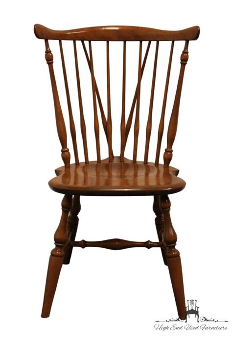 Ethan Allen Heirloom Nutmeg Maple Colonial Early American Fiddleback