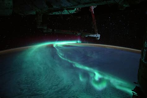 Astronaut Captures Stunning Images Of Rare Blue Hued Auroras Nerdist