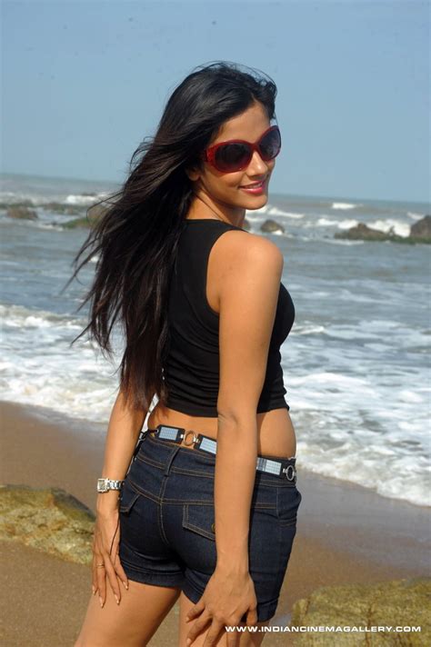 Sexy Actress Ritika Sood Bikini Photos Navel Pictures