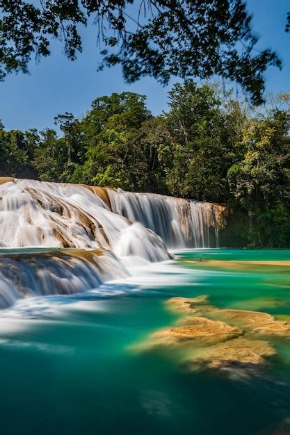 Cascadas De Agua Azul En Chiapas Foto Premium