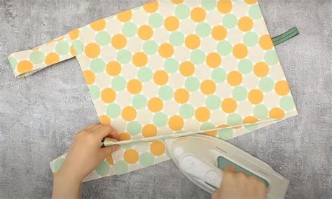 How to Sew Super-Easy DIY Reusable Grocery Bags | Upstyle