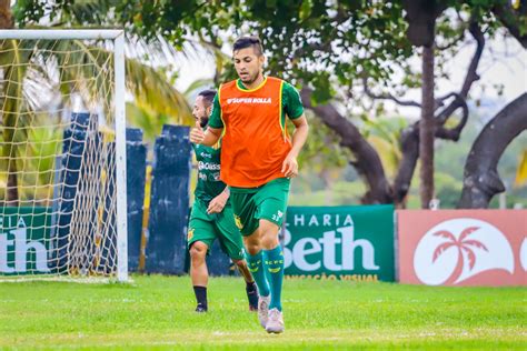 Sampaio Acerta A Sa Da Do Atacante Roney Sampaio Corr A Ge