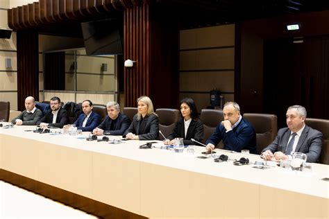 FOTO Consultări MARATON la Parlament Premierul desemnat Dorin