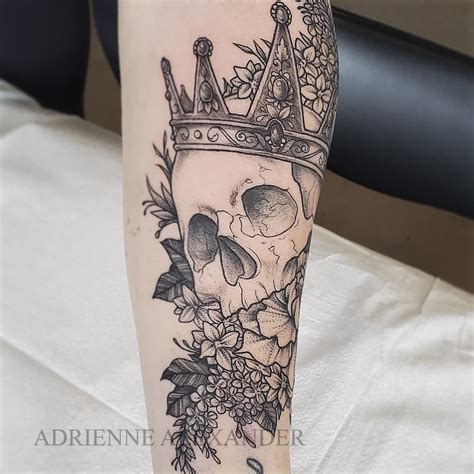 Latest Crown Tattoos | Find Crown Tattoos