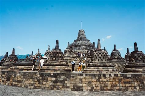 Yogya Prambanan Borobudur Sunrise Bromo Tumpak Sewu Ijen Bali Tour D N