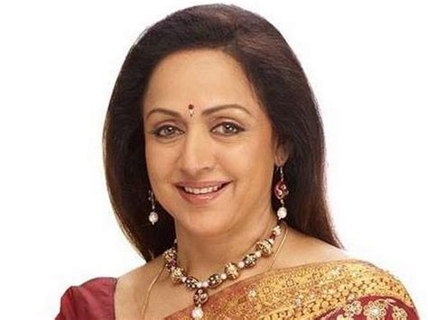 Hema Malini Family Picture, Husband, Daughter, Son, Father, Age, Height, Bio