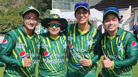 Watch Pakistan Mens Team Congratulate Womens Side For Historic New