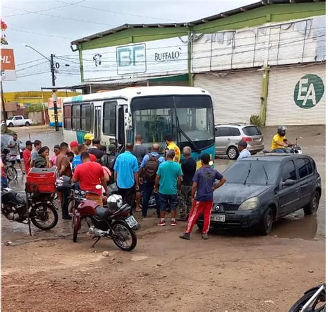 Moto Vai Parar Embaixo De Nibus Em Acidente Na Pe No Carpina