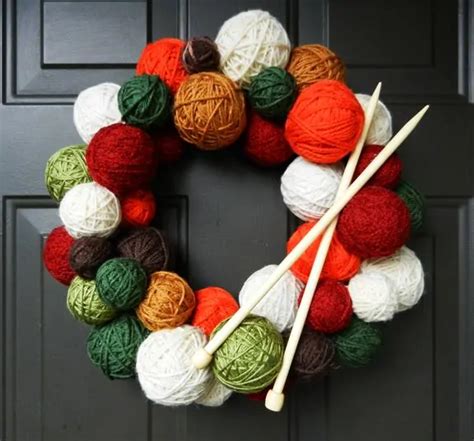 Easy DIY Christmas Knitting Lovers Wreath For Christmas