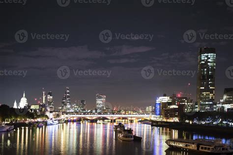 london skyline at night 21796741 Stock Photo at Vecteezy