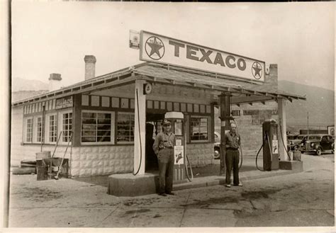 Vintage Texaco Service Station In S Los Angeles