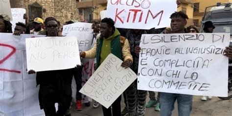 Palermo la comunità africana scende in piazza dopo l omicidio di Kitim