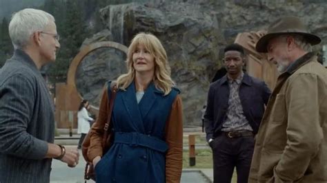 Blue Sleevless Coat Worn By Ellie Sattler Laura Dern In Jurassic