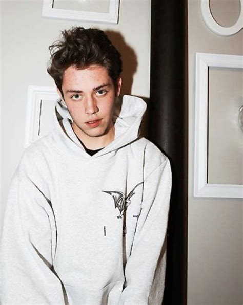 Pin By No Name On Hot Celebs 🥵 Carl Gallagher Carl Shameless Ethan Cutkosky Snapchat