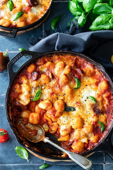 Gnocchi Zapiekane W Sosie Pomidorowym Z Chorizo I Mozzarell