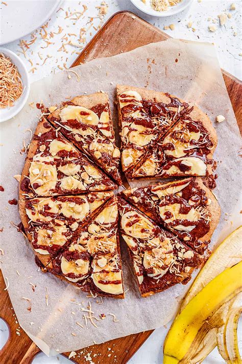 Nutella Pizza With Banana Dessert Pizza Fittrainme