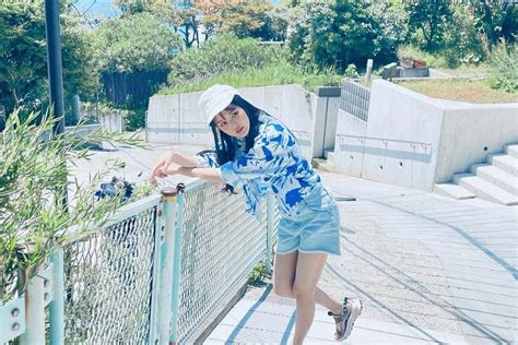 福田朱里さんのインスタグラム写真 福田朱里instagram 「ヤングマガジン撮影オフショット⚓️ おへそー ヤンマガwebにて、7日間