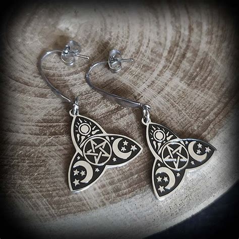 Boucles D Oreilles Triple Lune Wiccan Et Pentagramme Acier Argent