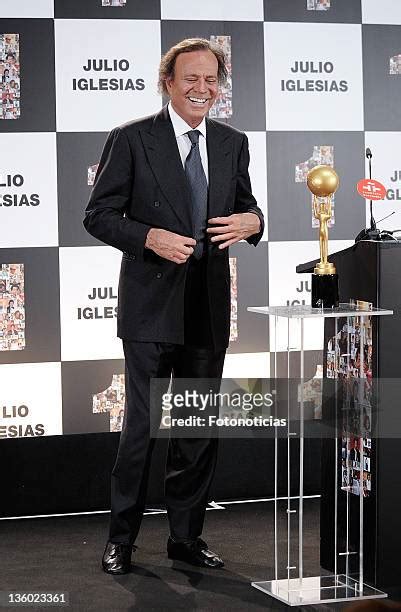 137 Julio Iglesias Honoured In Madrid Stock Photos High Res Pictures