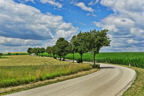 Fonds D Ecran X Champ Routes Ciel Arbres Nuage Nature