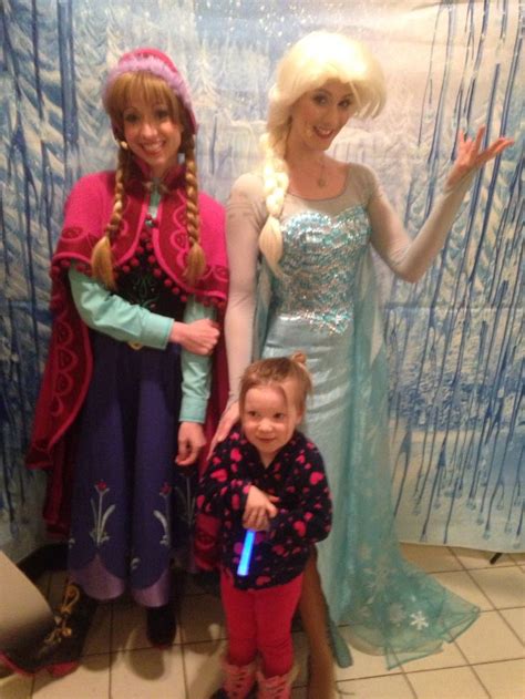 Queen Elsa And Princess Anna Real Life Queen Elsa Princess Anna