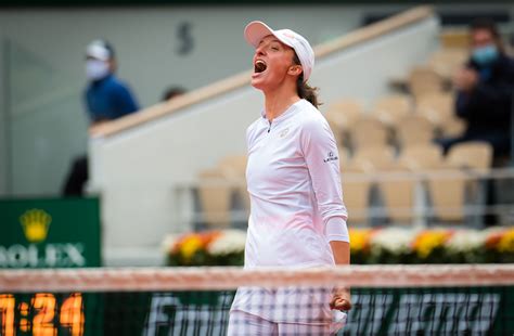 Zniewalająca Iga Świątek w bikini Kopara opada