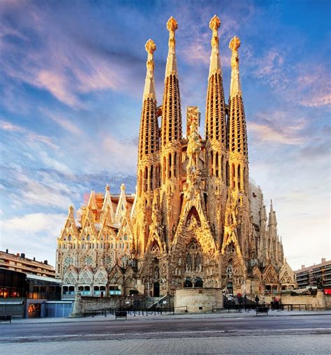 BARCELLONA SPAGNA 10 FEBBRAIO Vista Di Sagrada Familia Un Grande