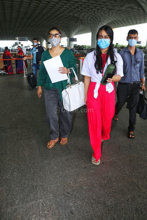 Kajol And Daughter Nysa Devgn Get Clicked At The Airport