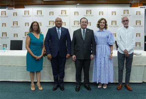 Banco Central Presenta Nuevos Libros Durante La Feria Del Libro