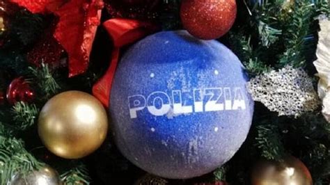 Video Gli Auguri Della Polizia Di Stato Per Un Sereno Natale Prima