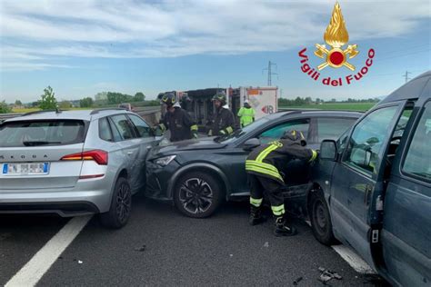 A Incidente Fra Tre Auto E Mezzo Pesante Tra Chiusi E Valdichiana