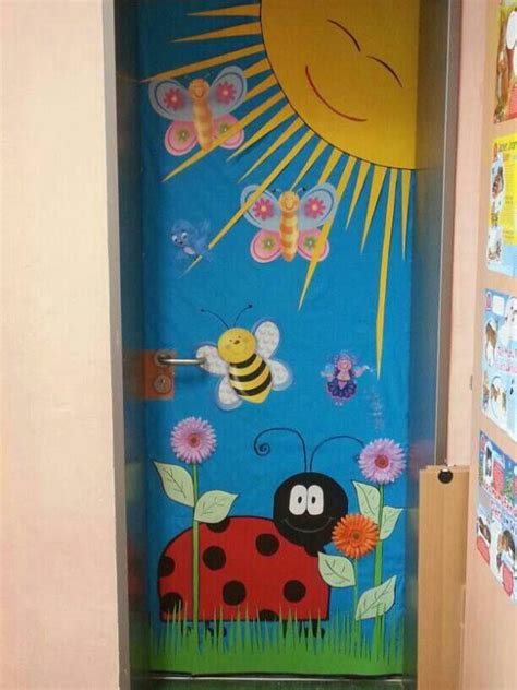 Colección de puertas para decorar tu clase en marzo llega la primavera