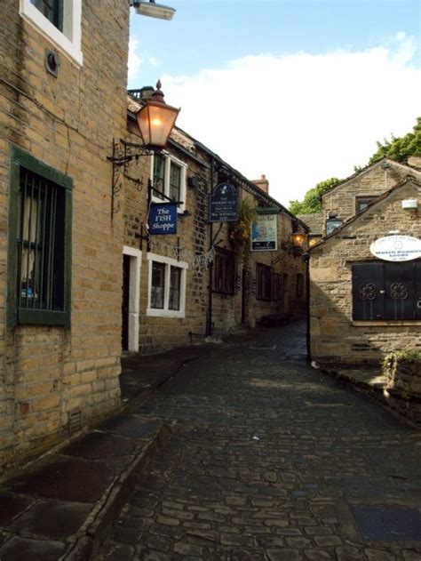 "Booth's Yard, Pudsey." by Kevin Mccarthy at PicturesofEngland.com