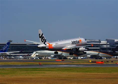 ジェットスター・ジャパン Airbus A320 Ja01jj 成田国際空港 航空フォト By Sgr Rtさん 撮影2013年04月07日