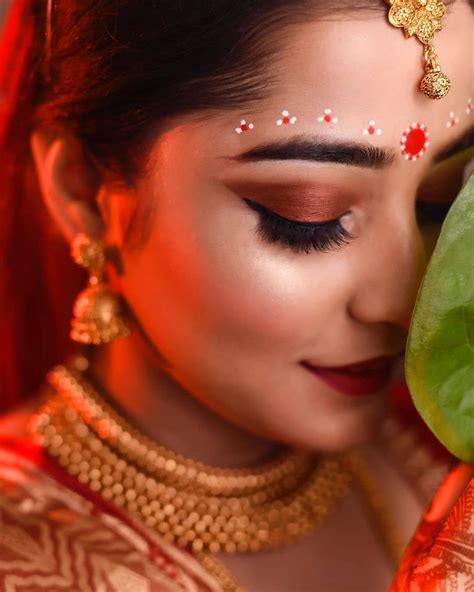 10 Bengali Bridal Kumkum Chandan Designs That Are Khuba Sundara