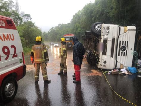 Tombamento De Carreta Deixa Motorista Ferido Na Ers Em Farroupilha