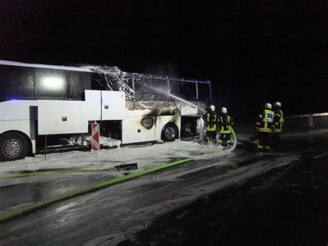 Feuerwehr löscht brennenden Reisebus Einsatzbericht Gevelsberg