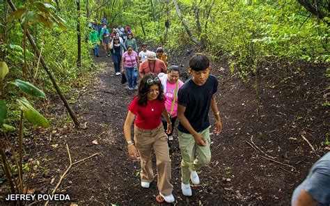 El Sendero Comalito Un tesoro natural en el Parque Nacional Volcán Masaya