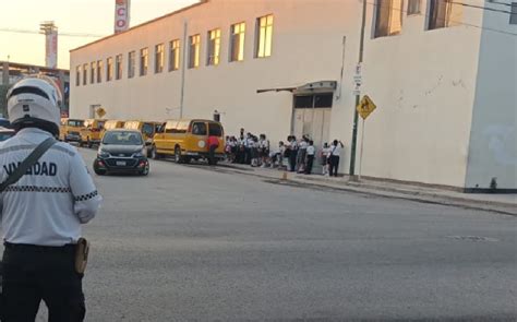 Torreón Denuncian caos vial en entrada de guardería y colegio