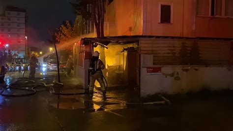 Stanbul Da Korku Dolu Gece Do Algaz Borusu Patlad Bina Tahliye