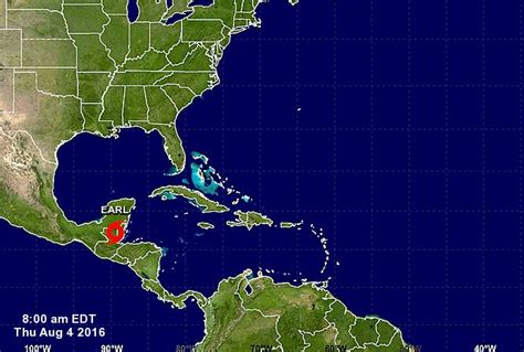 El huracán Earl se degrada a tormenta tropical tras tocar tierra en