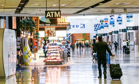 Houston Airports expect record travelers as Spring Break kicks off