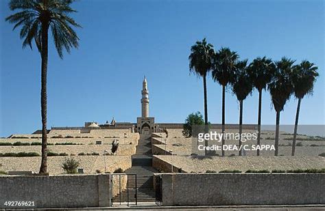 18 Nabi Yunus Mosque Photos & High Res Pictures - Getty Images