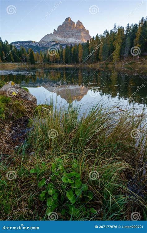 Sunrise at Lake Antorno (Lago D Antorno), Autumn Landscapes in Dolomites, Italy Stock Photo ...